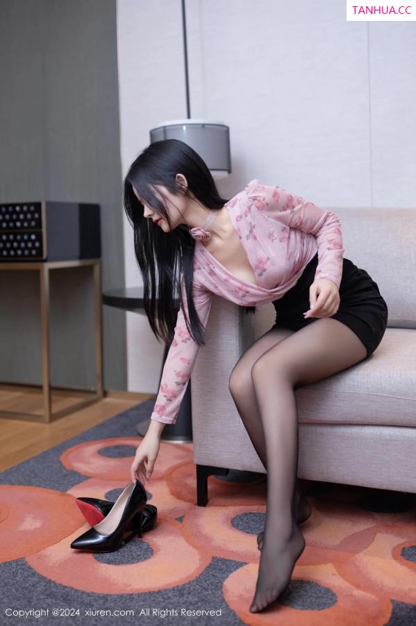   [XiuRen]高清写真图 2024.03.06 No.8187 小茶茶tea第3张图片